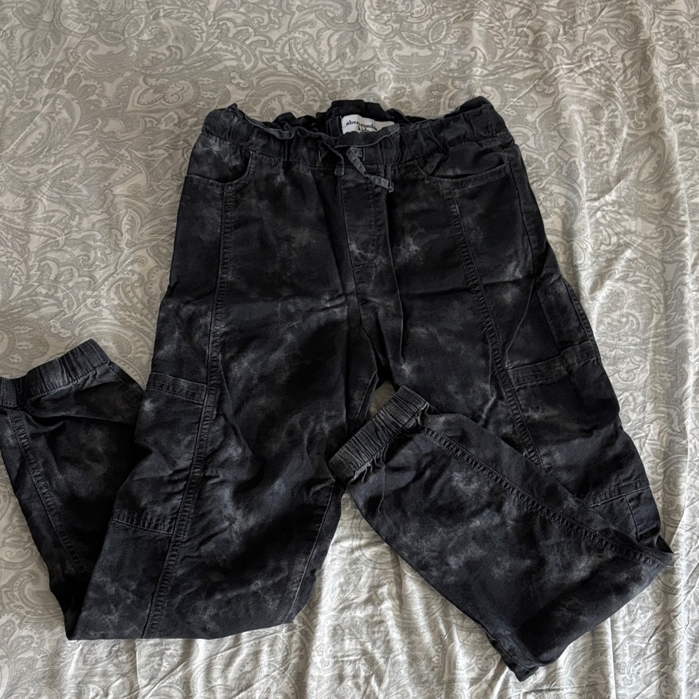 Abercrombie Kids Gray & Black Jogger Cargo Pants